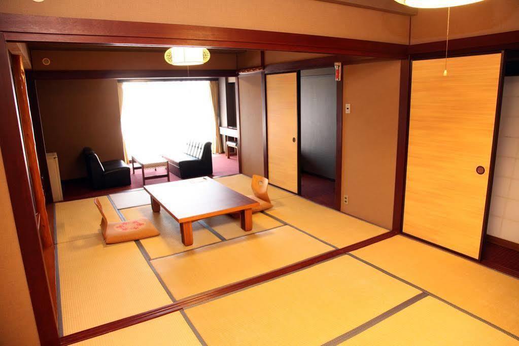 Hotel Kirishima Castle Екстер'єр фото